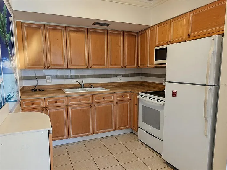 11620 Park Blvd #209 — Photo 5