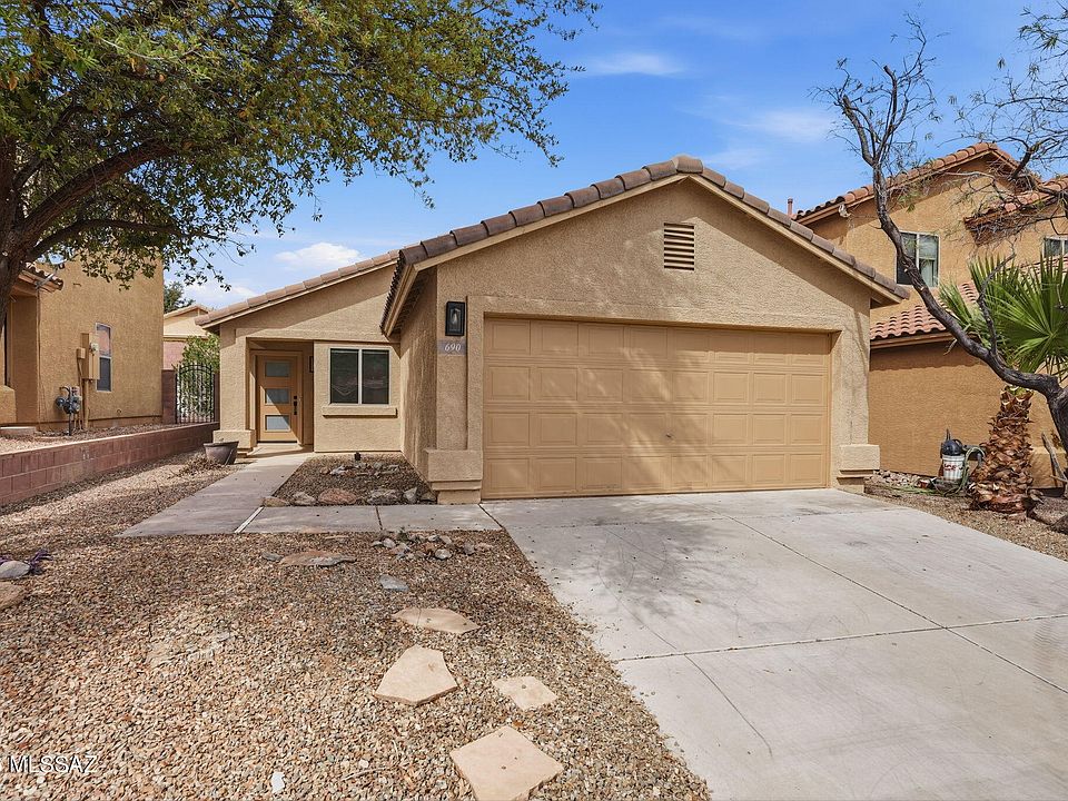 1st image of 690 W Desert Blossom Dr
