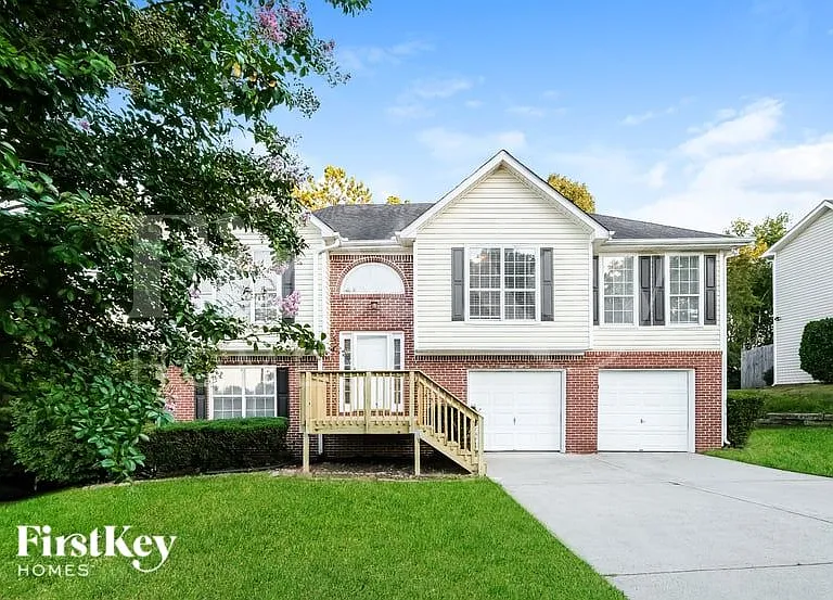 3810 Riversong Dr — Photo 1