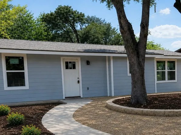 146 Redrock Dr, San Antonio, TX 78213