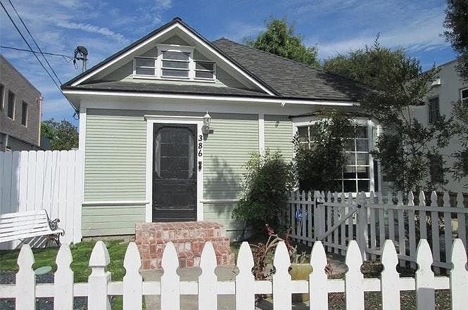 1st image of 386 Carroll Park E