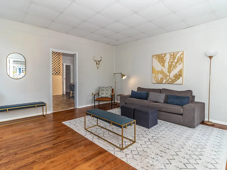 1510 Stovall St — Photo 3