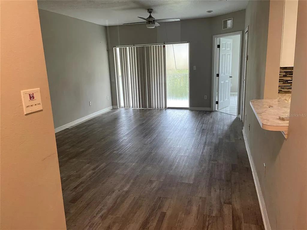 Building Photo - 522 Villa Del Sol Cir #201