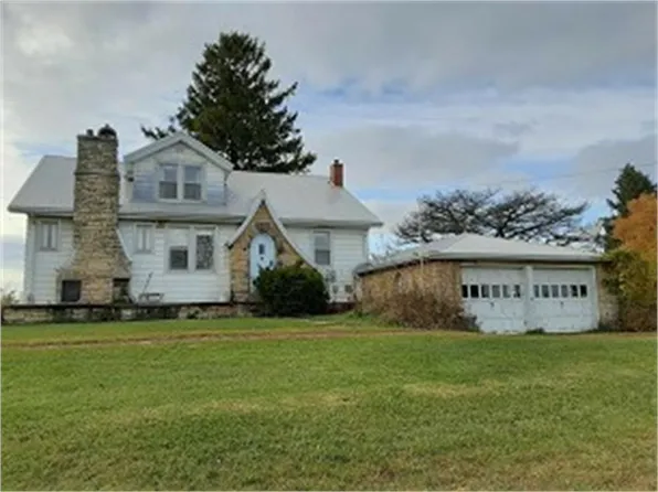 2565 Hales Mill Rd, Asbury, IA 52002
