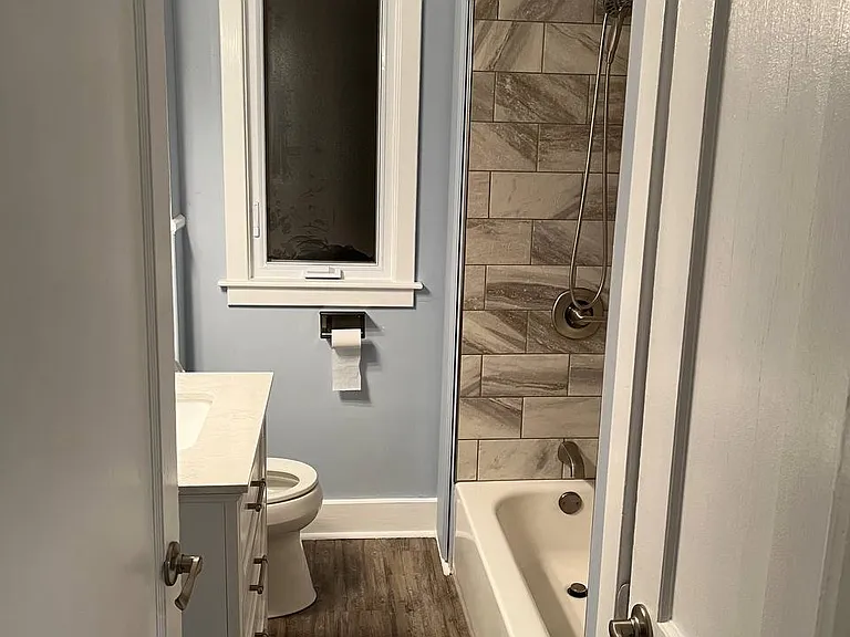 147 Fraser Ave — Photo 7
