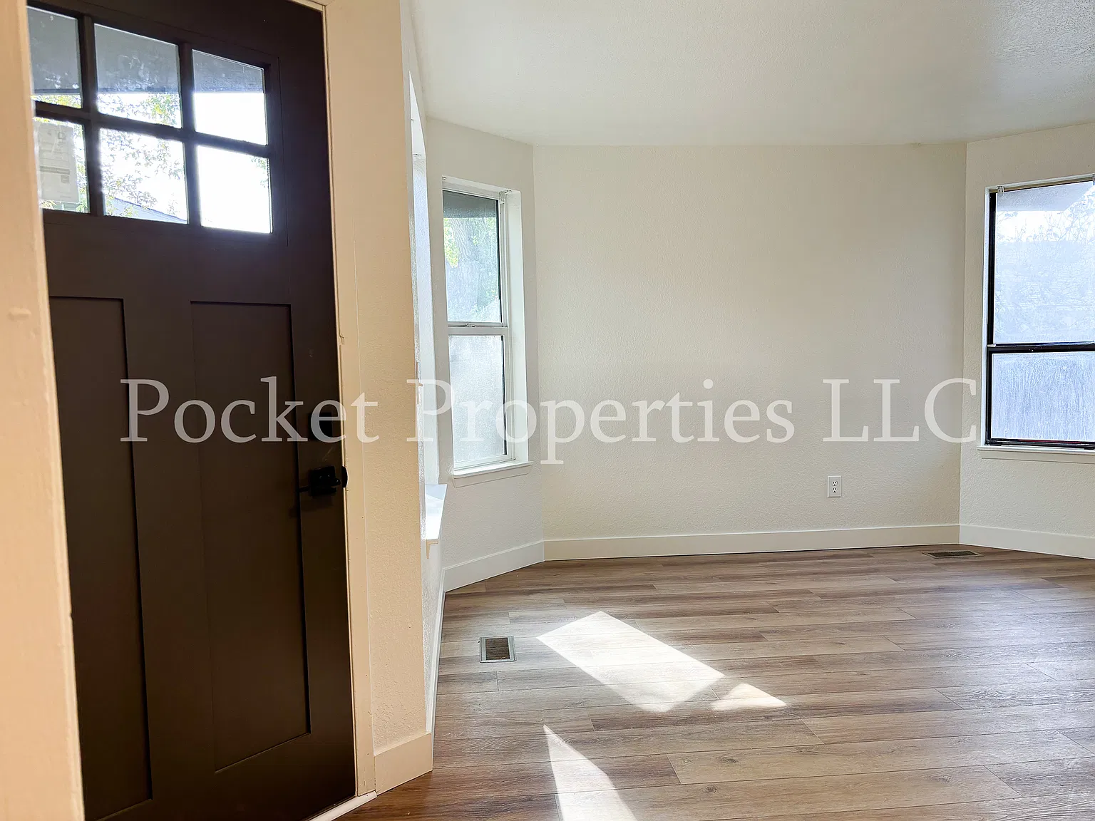 3 bed, 1186 sqft, $2,200 — Photo 3