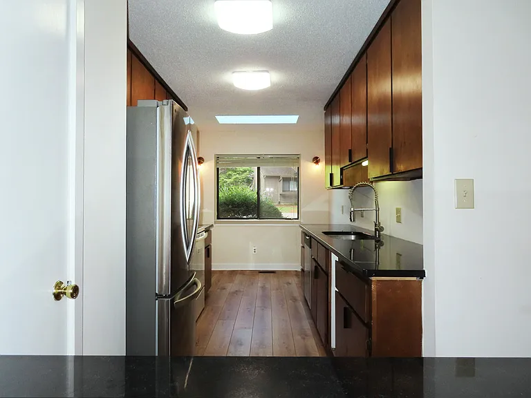 424 Fairoaks Cir — Photo 8