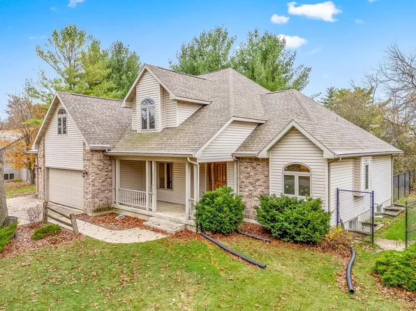 W7243 West North Shore Drive, Portage, WI 53901