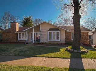 671 Henry Ave, Ballwin, MO