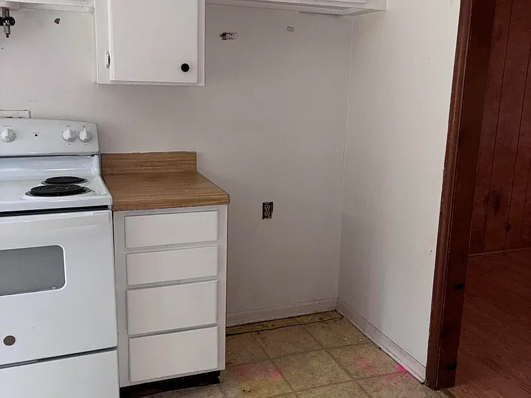 134-134 Deerfield Rd — Photo 4