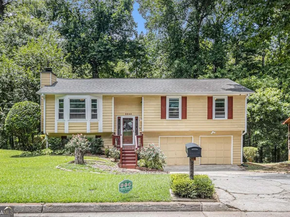 3245 Oakbrook Ln, Clarkston, GA 30021