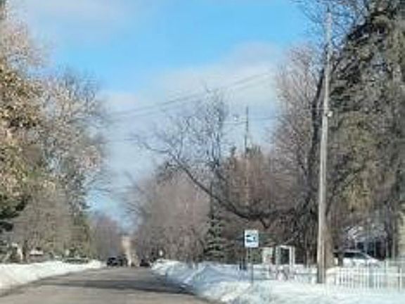 Exterior Neighborhood (street photo)