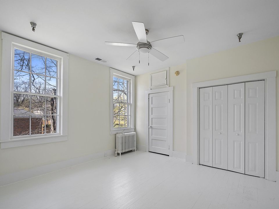 1st image of 212 W 6th St #11251007