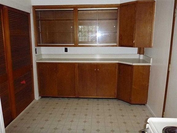 5th image of 3431 Brumbaugh Blvd