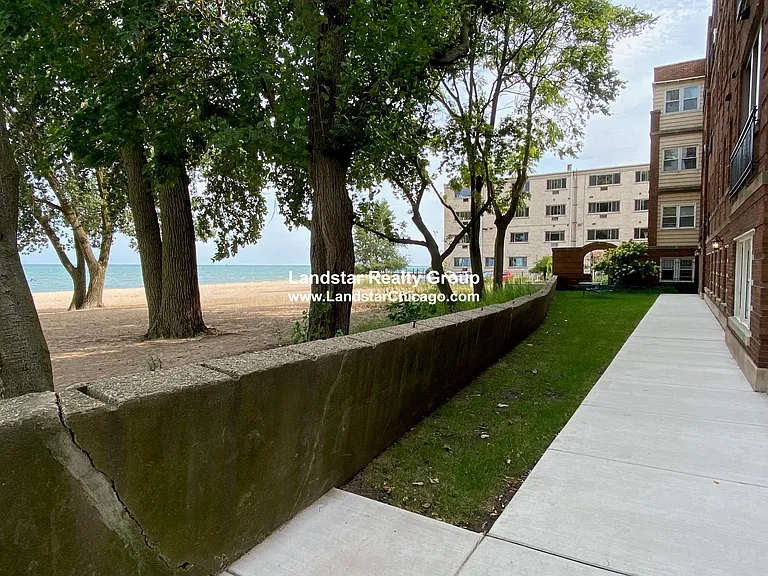 1055 W Pratt Blvd #2A — Photo 3