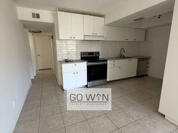 3rd image of 1111 E Butler Dr APT A