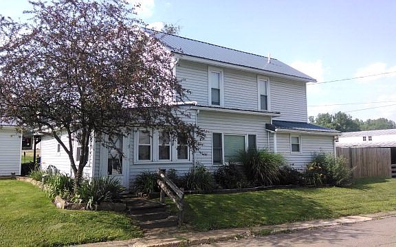 3rd image of 11 Traxler St