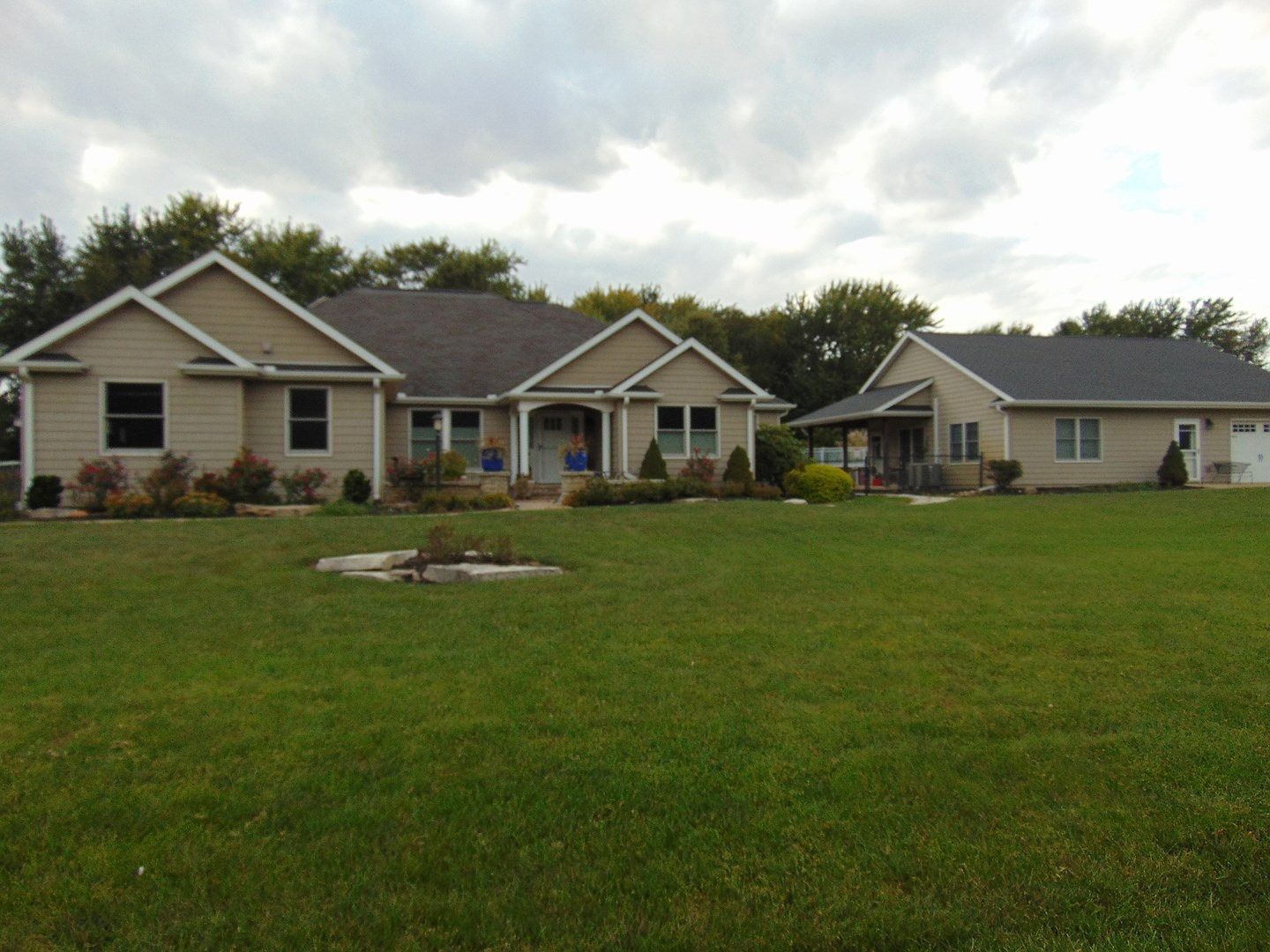 8 Brents Ln, White Heath, IL 61884 Zillow