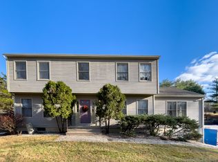63 Old Middle Rd, Brookfield, CT