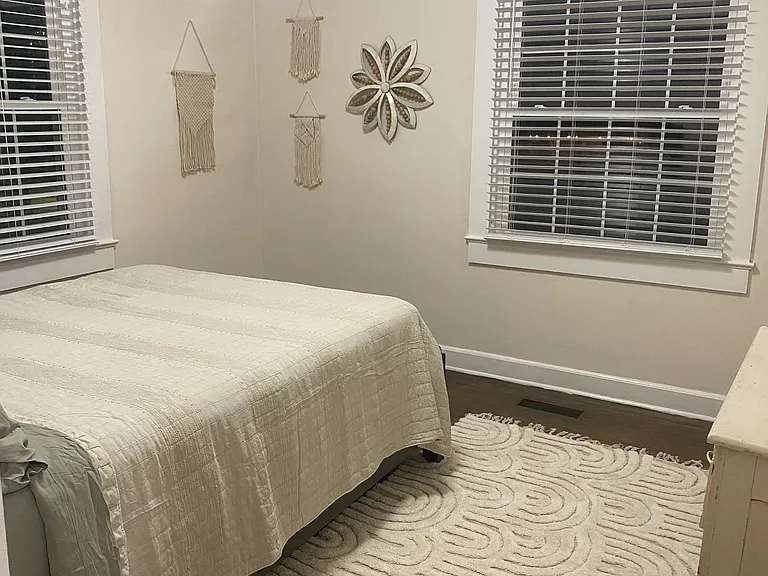 312 Hialeah Dr — Photo 10