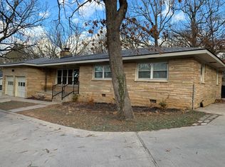 1650 N Viewpoint Dr, Fayetteville, AR 72701