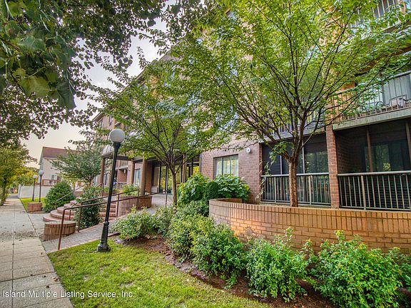 4th image of 120 Wellington Ct APT 1B