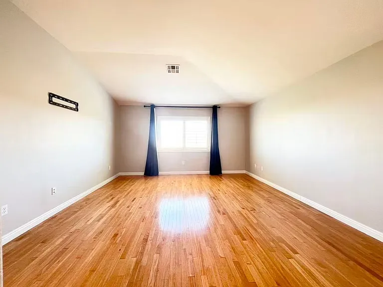 538 Los Hermanos St — Photo 19