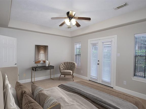5th image of 2426 Dorrington St Unit B