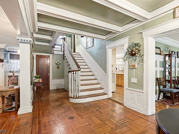 5th image of 569 Berkeley Ave