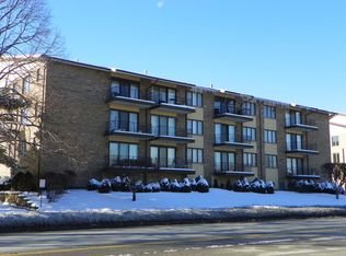 4009 W 93rd Pl APT 2F, Oak Lawn, IL 60453