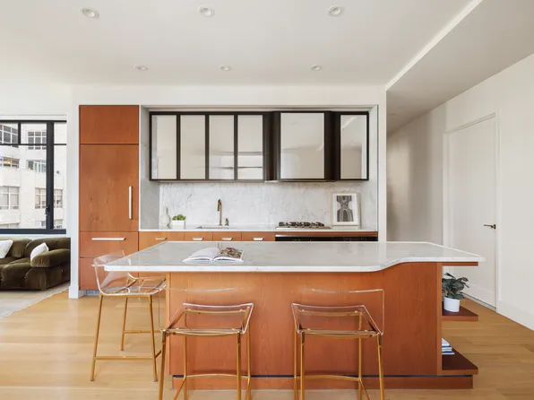 110 Charlton Street image 4 of 21