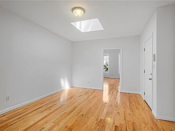 4th image of 862 Sterling Pl