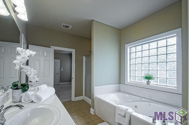 1st image of 41035 Lakeway Cove Ave