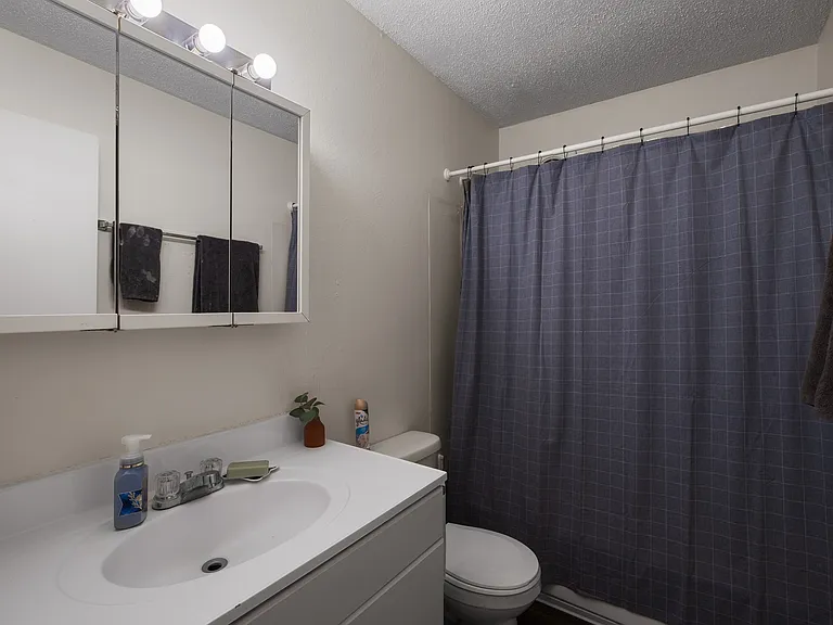 2x1 Bathroom