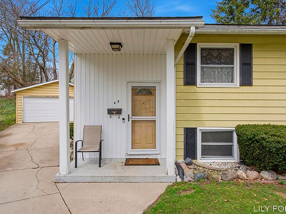 4th image of 745 Barnett Pl NE