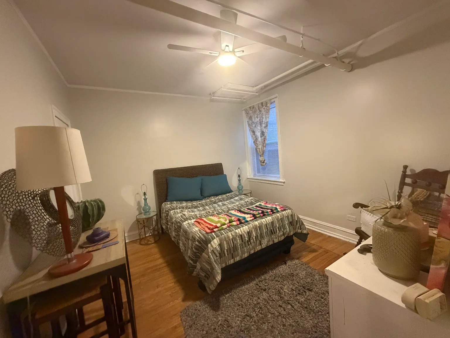 2 bed, 1200 sqft, $2,100 — Photo 4