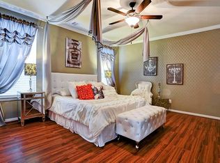 3046 Crape Myrtle Bend Ln, Dickinson, TX 77539