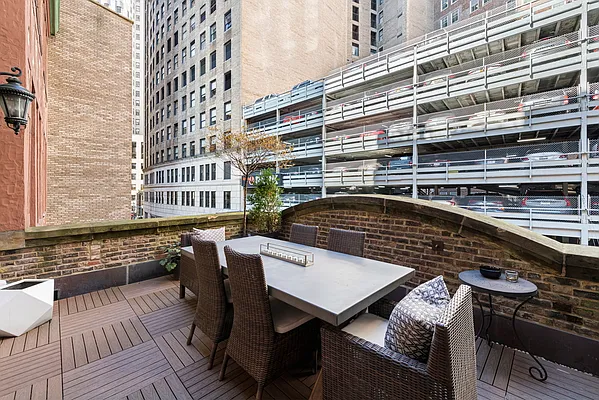 Rented by SERHANT. | media 12