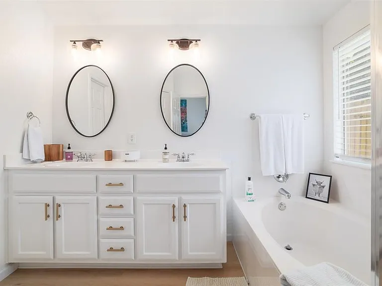 1819 Melissa Oaks Ln — Photo 16