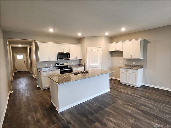3rd image of 3029 Burr Oak Dr