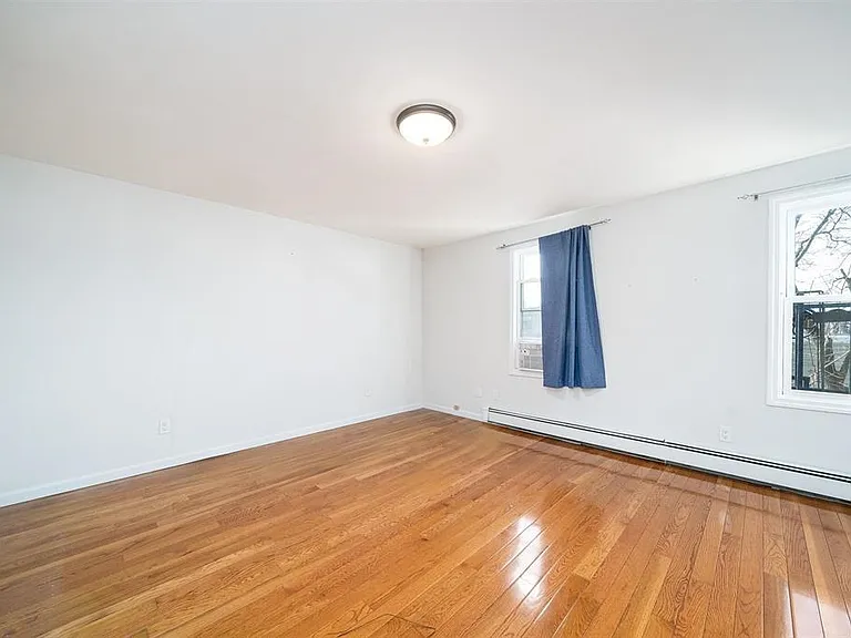 55 Bowers St #3 — Photo 11