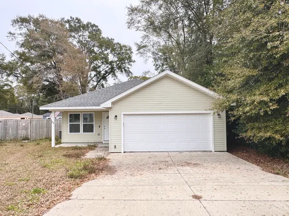 704 E Chestnut Ave, Crestview, FL 32539