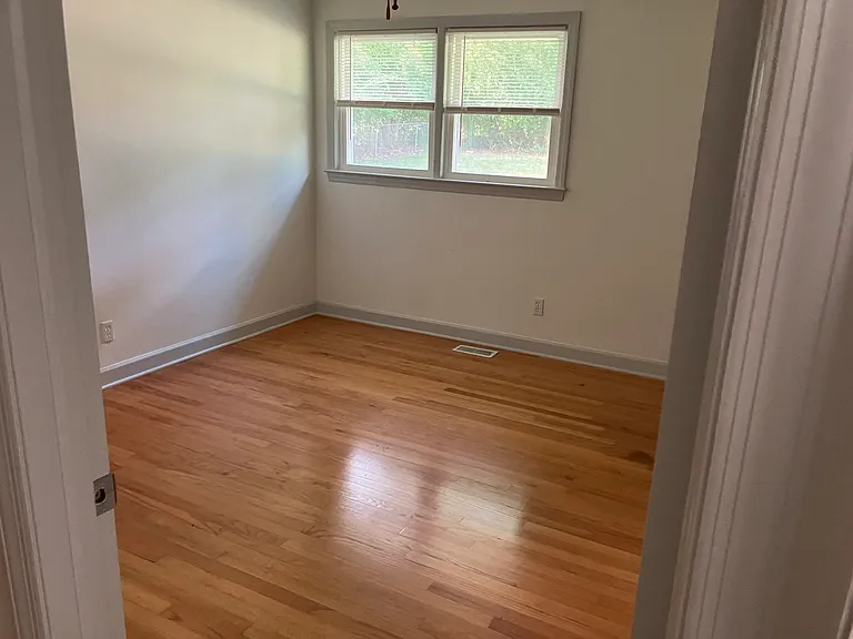 3608 Red Bud St — Photo 6