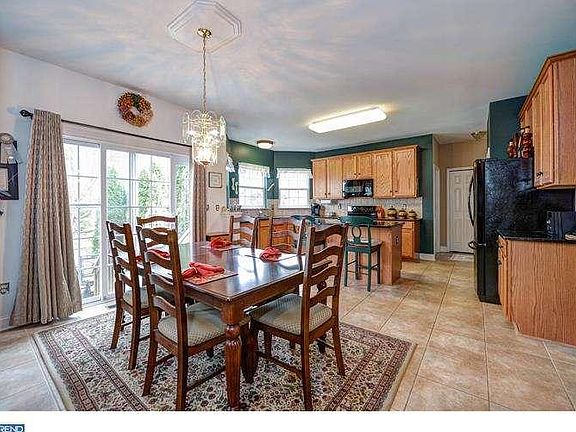 5th image of 21 Blackbird Ct