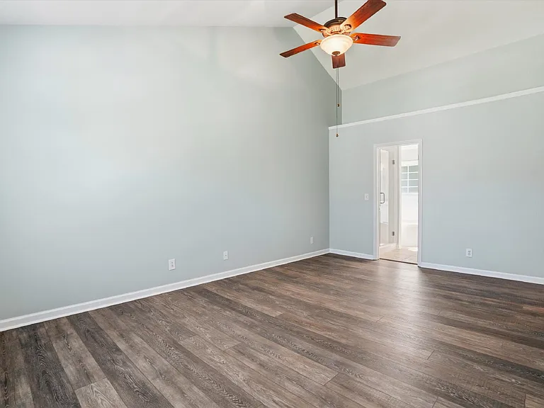 1152 Willoughby Ln — Photo 25