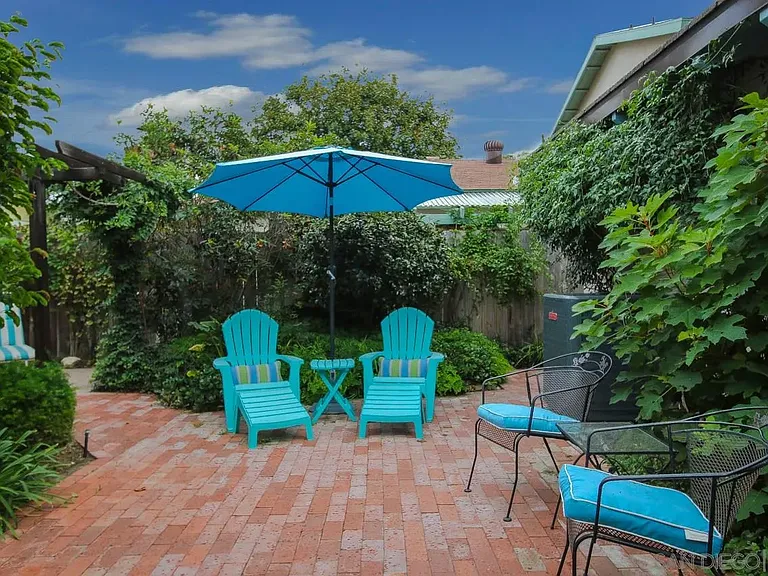 1045 Adella Ave — Photo 13