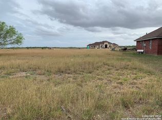 1079 Rios Cir N, Raymondville, TX 78580