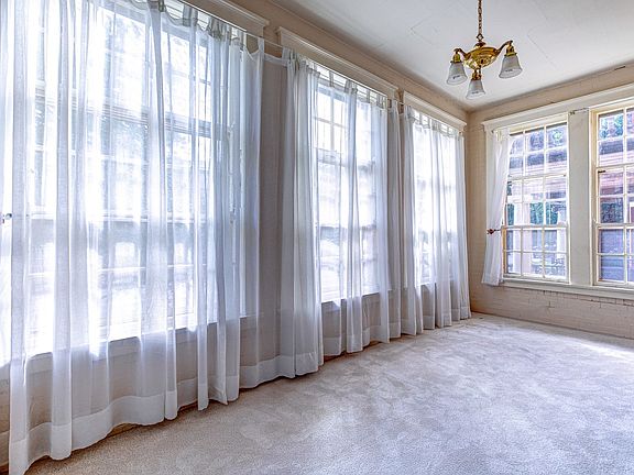 5th image of 5436 S Hyde Park Blvd APT 1