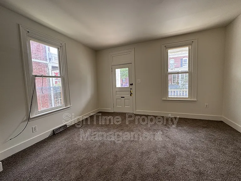 627 N Mulberry St — Photo 6