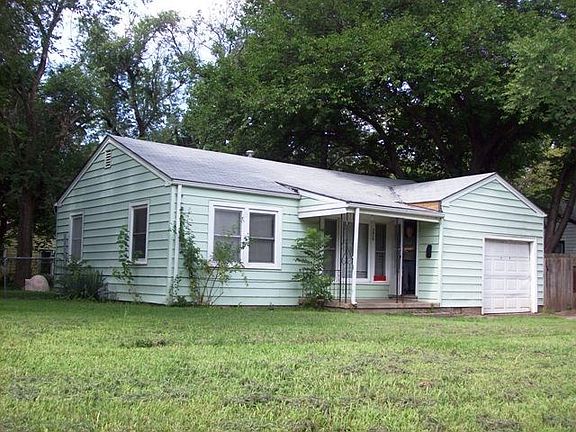 2nd image of 3019 E Glen Oaks Dr